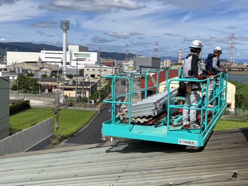 【大活躍】屋根職人の相棒「高所作業車」- 屋根・内装 326リフォ…